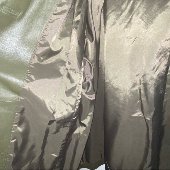 V alerie Stevens Olive 100% leather button-down jacket size 2xl. - Picture 5 of 6